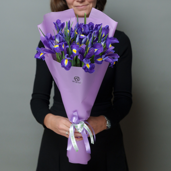Букет из 25 синих ирисов