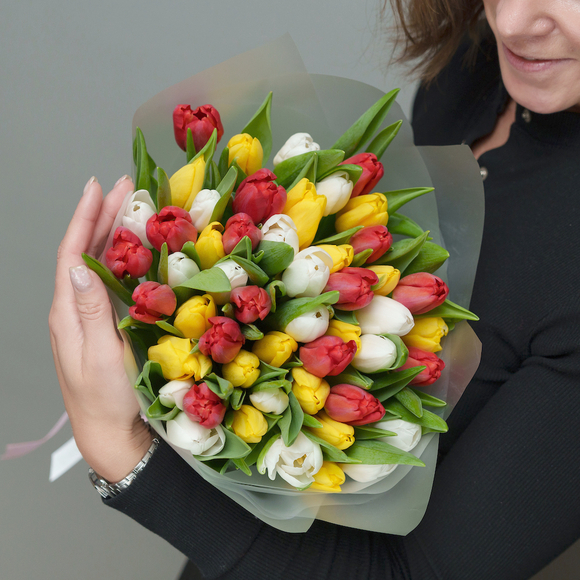 Букет из 51 тюльпана яркий микс