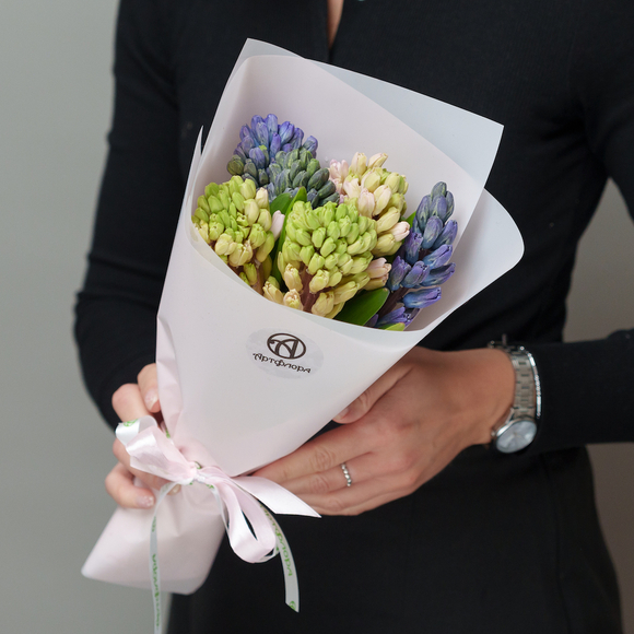 Букет из 7 гиацинтов микс