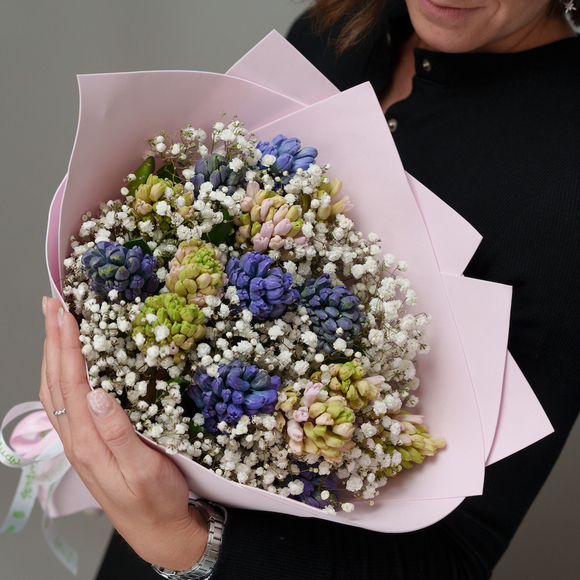 Букет из гиацинтов и гипсофилы - L
