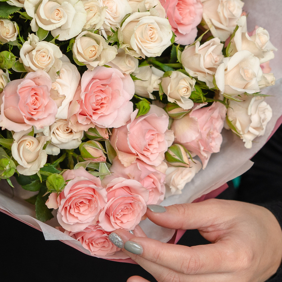 Букет из 15 кустовых роз микс