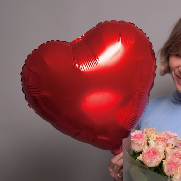 Набор размер M с букетом 15 светло-розовых роз Кения (50 см) в корейской матовой пленке