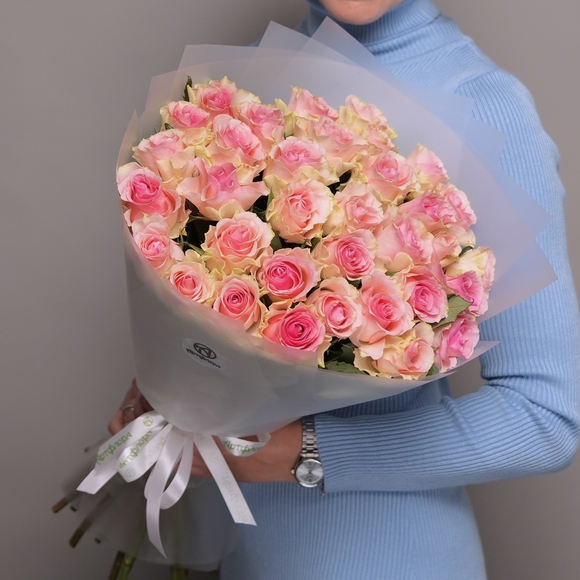 Букет из 35 светло-розовых роз 50 см (Кения) в корейской матовой упаковке