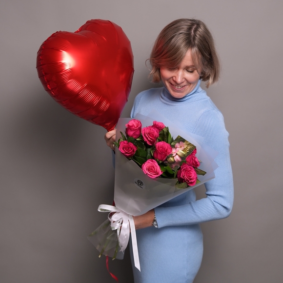 Набор размер S с малиновым букетом-комплиментом в корейской упаковке