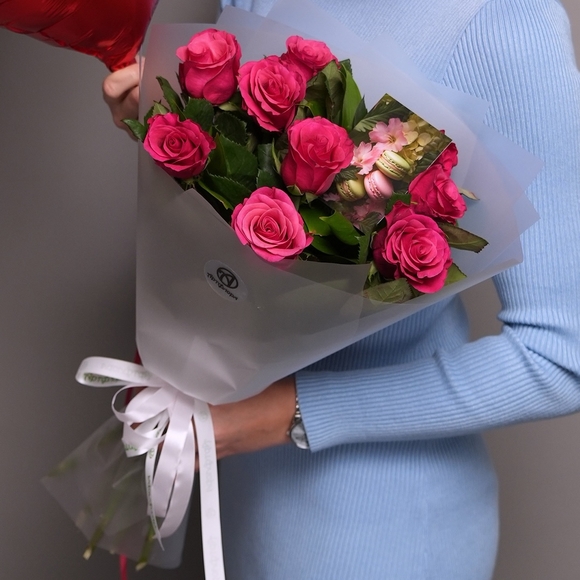 Набор размер S с малиновым букетом-комплиментом в корейской упаковке