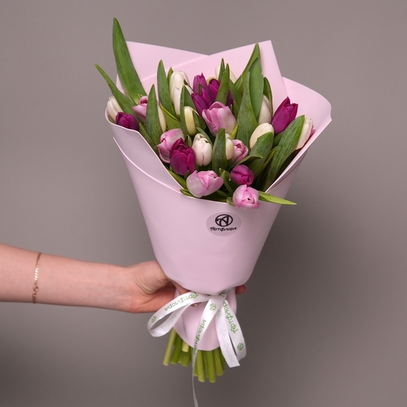 Букет из 25 тюльпанов микс нежный (Голландия) в фоамиране