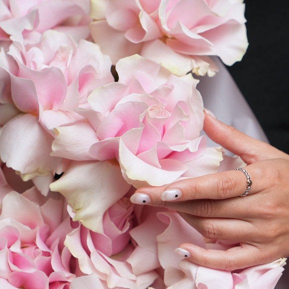 Букет из 11 розовых французских роз в корейской упаковке