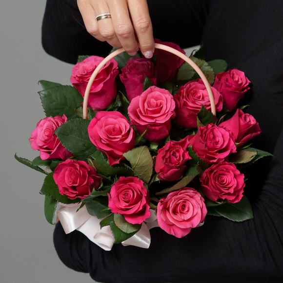 Композиция с малиновой розой (Кения)