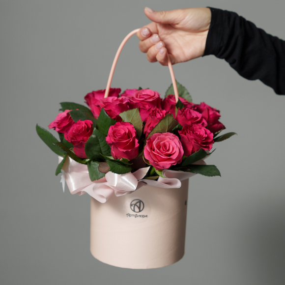 Композиция с малиновой розой (Кения)