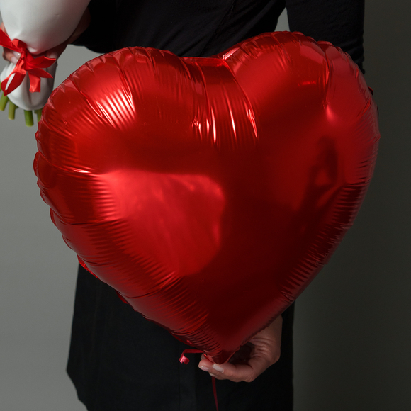 Набор размер M с букетом 15 красных тюльпанов в фоамиране