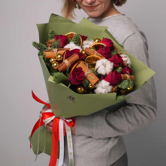 Зимний букет из 9 красных роз 50 см (Кения)