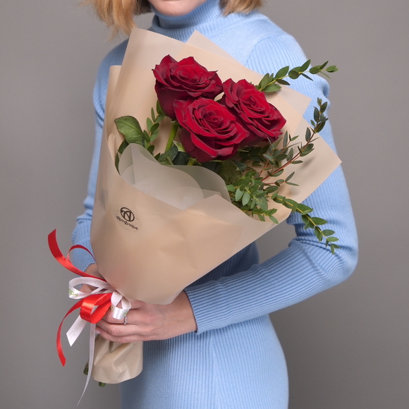 Букет из красных роз 50 см (Эквадор) - S в корейской упаковке