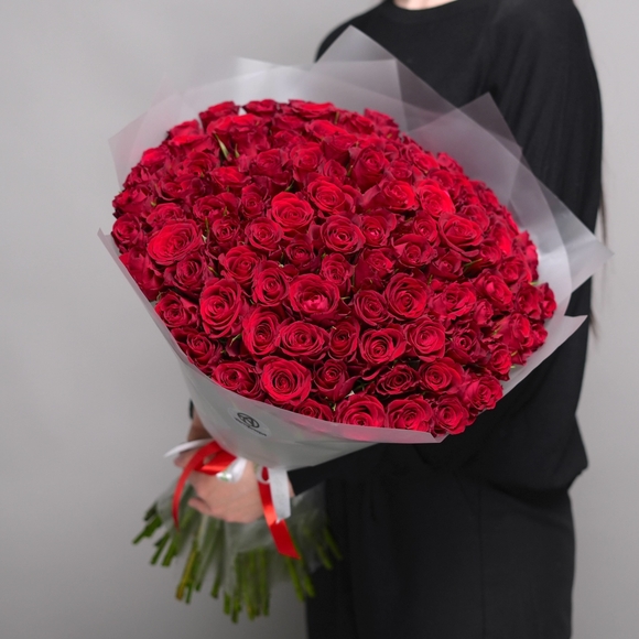 Букет из 101 красной розы 50 см (Кения) в корейской матовой упаковке