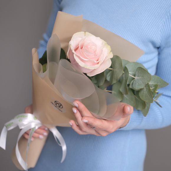 Букет из розовой розы 50 см (Эквадор) - XS в корейской упаковке