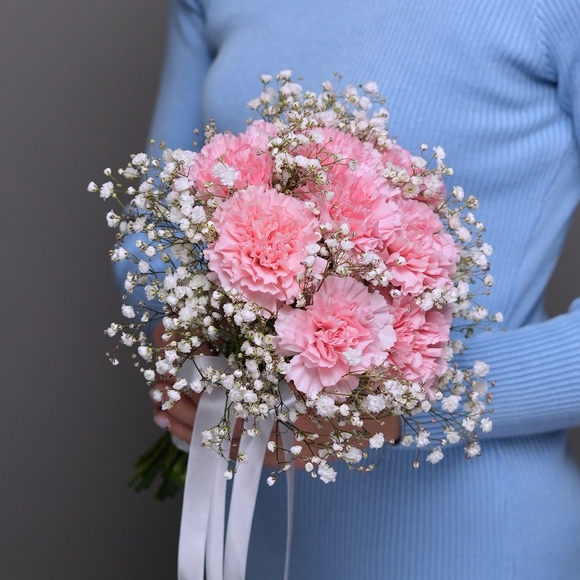 Букет невесты с розовым белым и гипсофилой