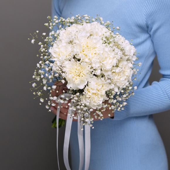 Букет невесты с диантусом белым и гипсофилой