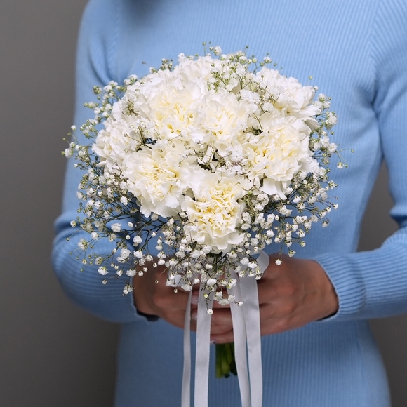 Букет невесты с диантусом белым и гипсофилой