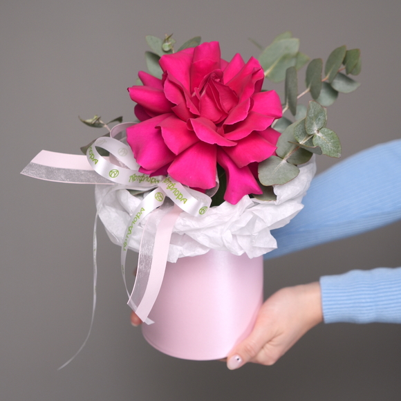 Композиция с малиновыми французскими розами - S