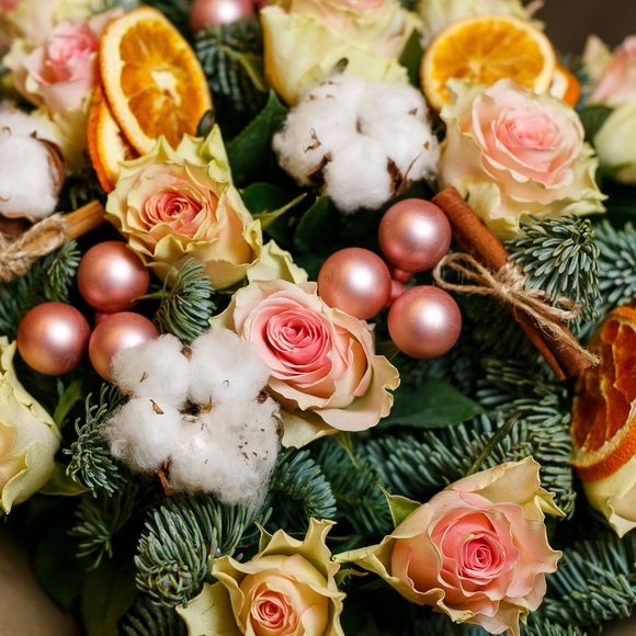 Новогодний букет из 15 розовых роз 50 см (Кения)