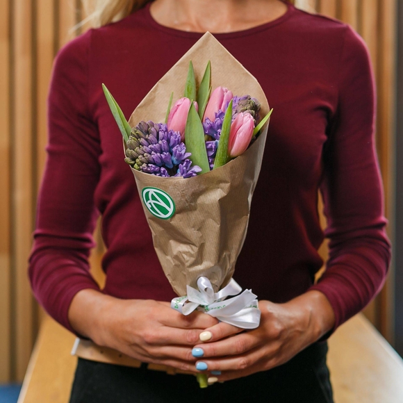 Букет из розовых тюльпана с гиацинтами микс мини
