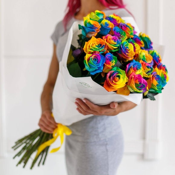 Букет из 25 радужных роз 70 см (Эквадор)