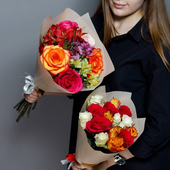 Букет из эквадорских роз микс и асльмтромерии - S