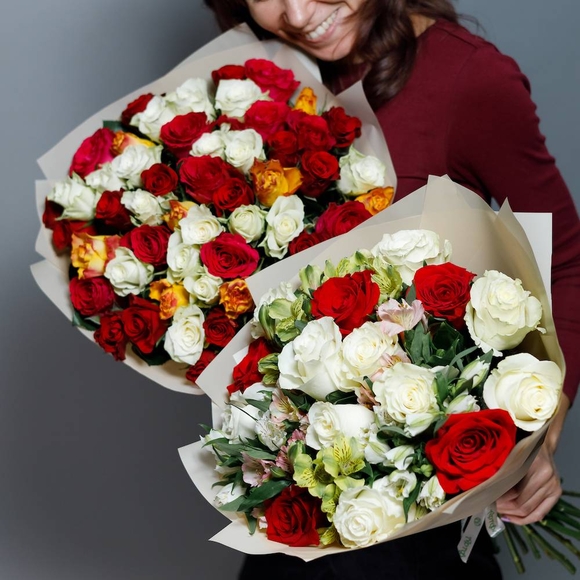 Букет из эквадорских роз микс и альстромерий микс - L