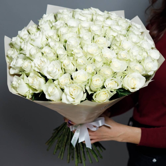 Букет из 75 белых роз 50 см (Кения)