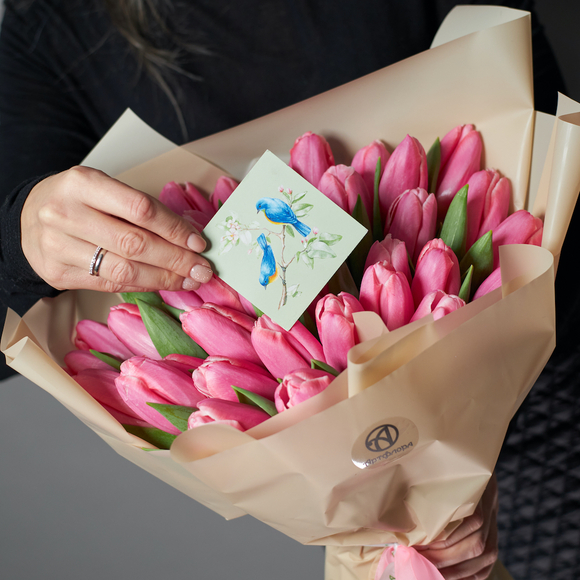 Набор размер L с букетом из 35 розовых тюльпанов (Голландия) в корейской упаковке
