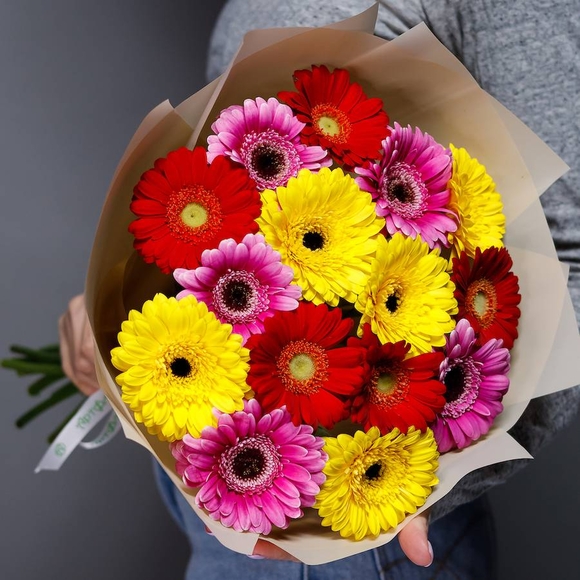 Букет из 15 гербер микс