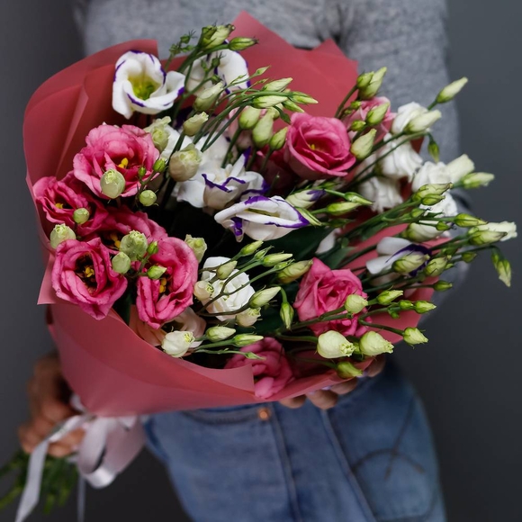 Букет из 9 лизиантусов микс