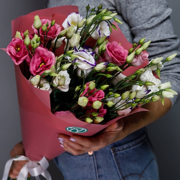 Букет из 9 лизиантусов микс