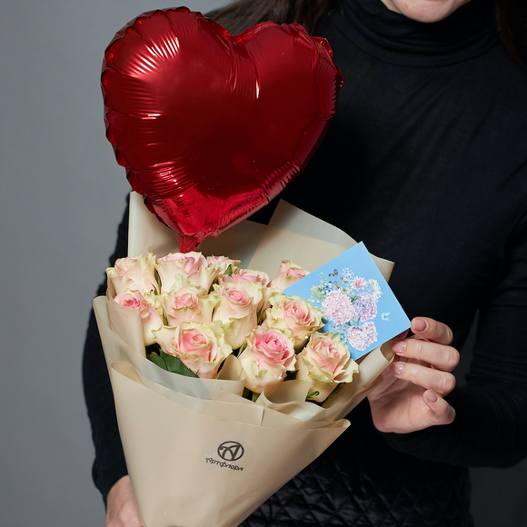 Набор размер S с букетом из 15 розовых роз Кения (35 см) в корейской упаковке