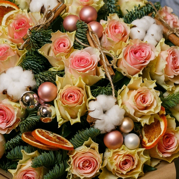 Новогодний букет из 25 розовых роз 50 см (Кения)