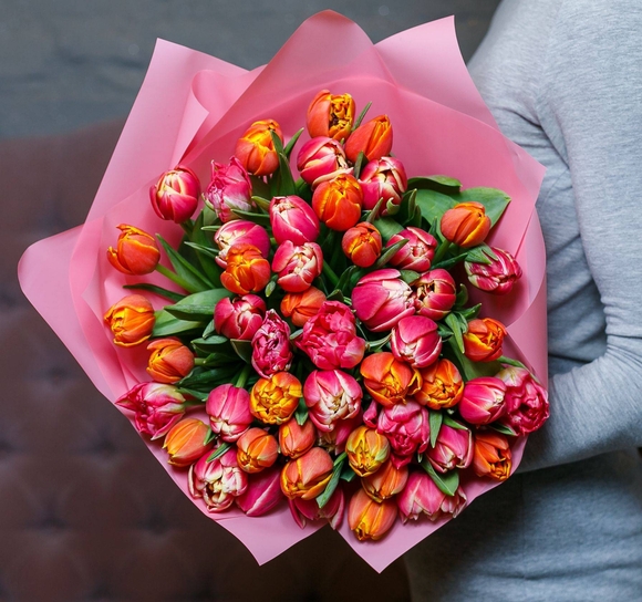 Букет из 51 пионовидного тюльпана