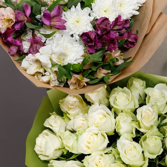 Букет из альстромерии микс и хризантем - M