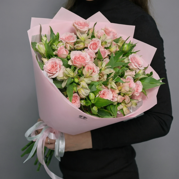 Букет из кустовых роз и альстромерии - М в фоамиране