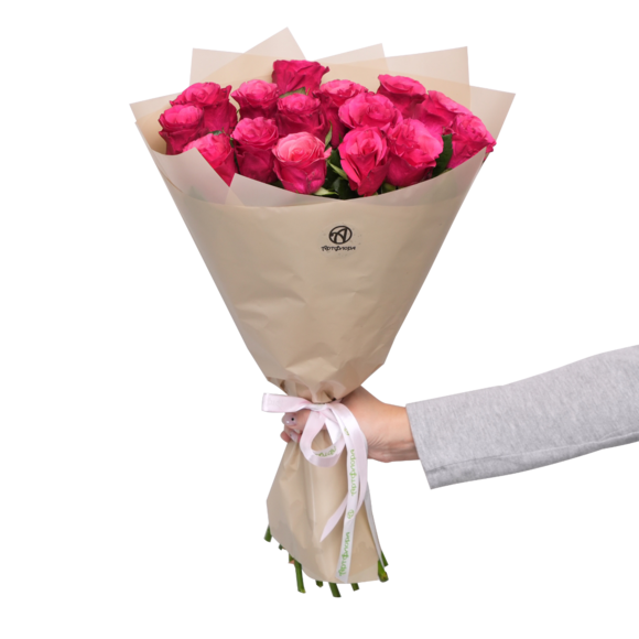 Букет из 15 малиновых роз Кения (50 см) в корейской упаковке