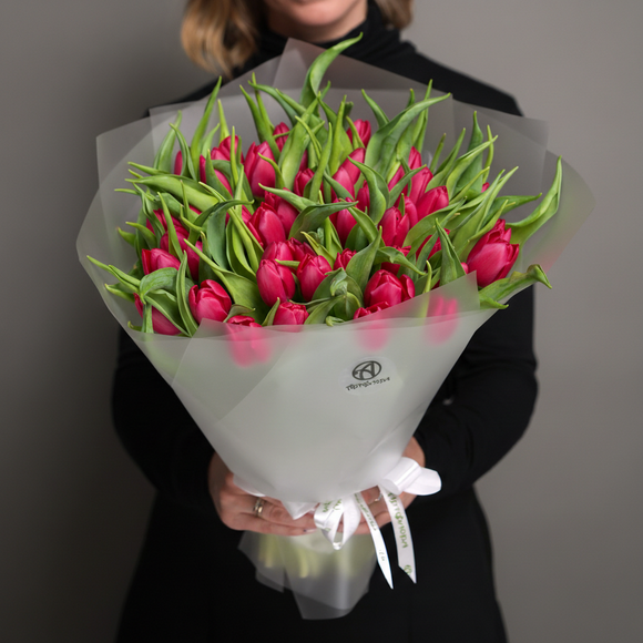 Букет из 51 малинового тюльпана (Голландия) в корейской упаковке