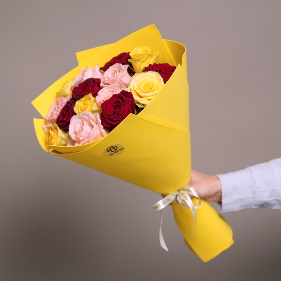 Букет из 15 роз яркий микс 50 см (Россия) в фоамиране