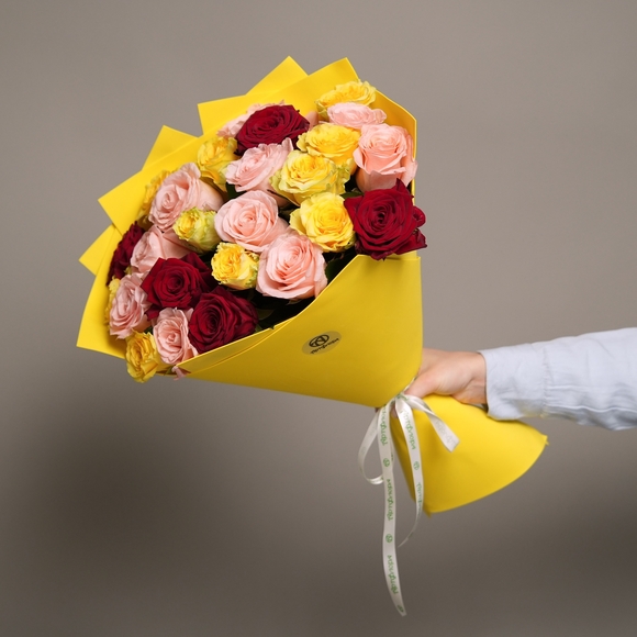 Букет из 25 роз яркий микс 50 см (Россия) в фоамиране