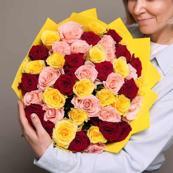 Букет из 45 роз яркий микс 50 см (Россия) в фоамиране
