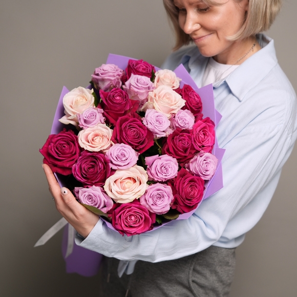 Букет из 25 роз малиновый микс 50 см (Россия) в фоамиране