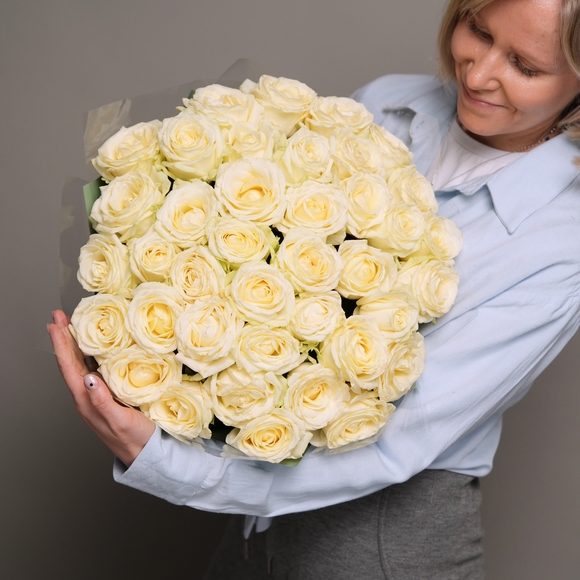 Букет из 39 белых роз 50 см (Россия) в двойной корейской упаковке