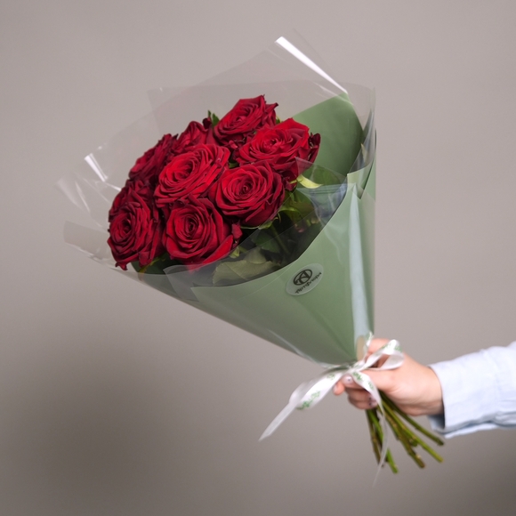 Букет из 9 красных роз 50 см (Россия) в двойной корейской упаковке