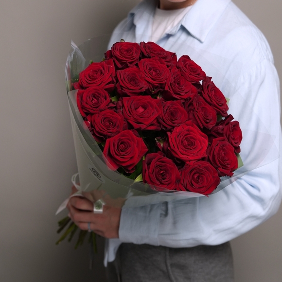 Букет из 19 красных роз 50 см (Россия) в двойной корейской упаковке