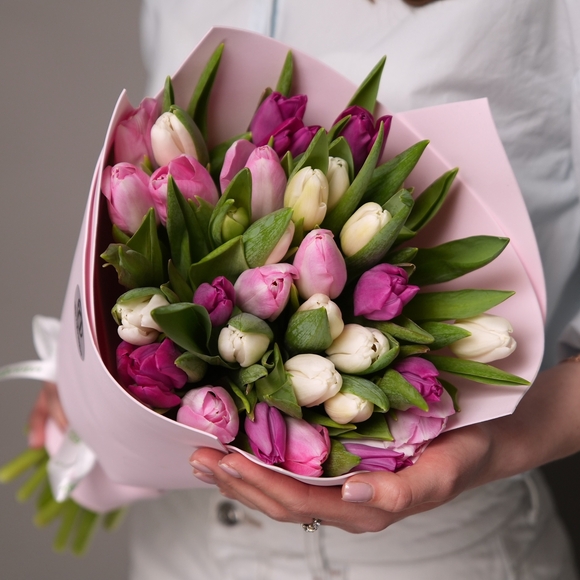 Букет из 35 тюльпанов микс нежный (Голландия) в фоамиране