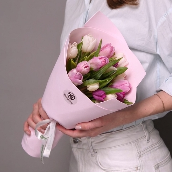 Букет из 15 тюльпанов микс нежный (Голландия) в фоамиране