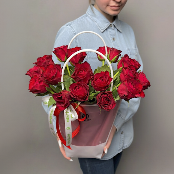 Сумочка с красными розами Кения