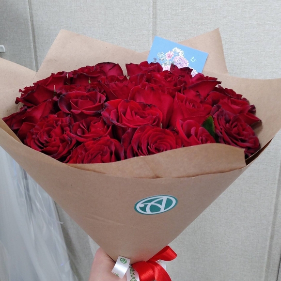 Букет из 25 красных роз 50 см (РФ)